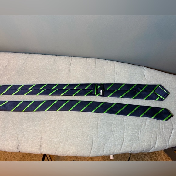 BDG by Urban Outfitters Striped Tie - Picture 5 of 7